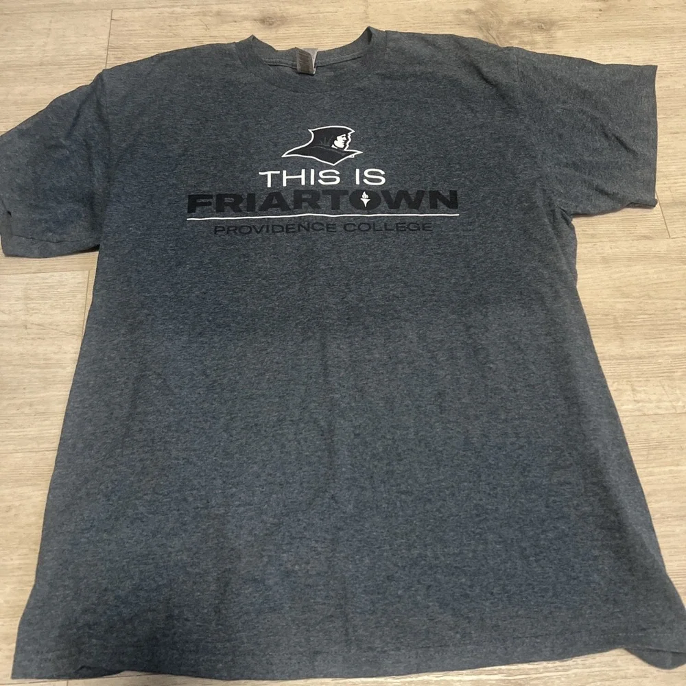 Providence Friars Shirt Gray Size Large Short Sleeve Gray NCAA Rhode Island